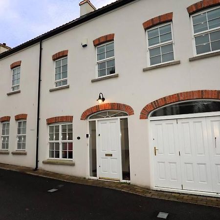 Royal Hillsborough Village Luxury Townhouse Eksteriør billede