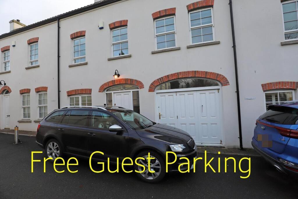 Royal Hillsborough Village Luxury Townhouse Eksteriør billede