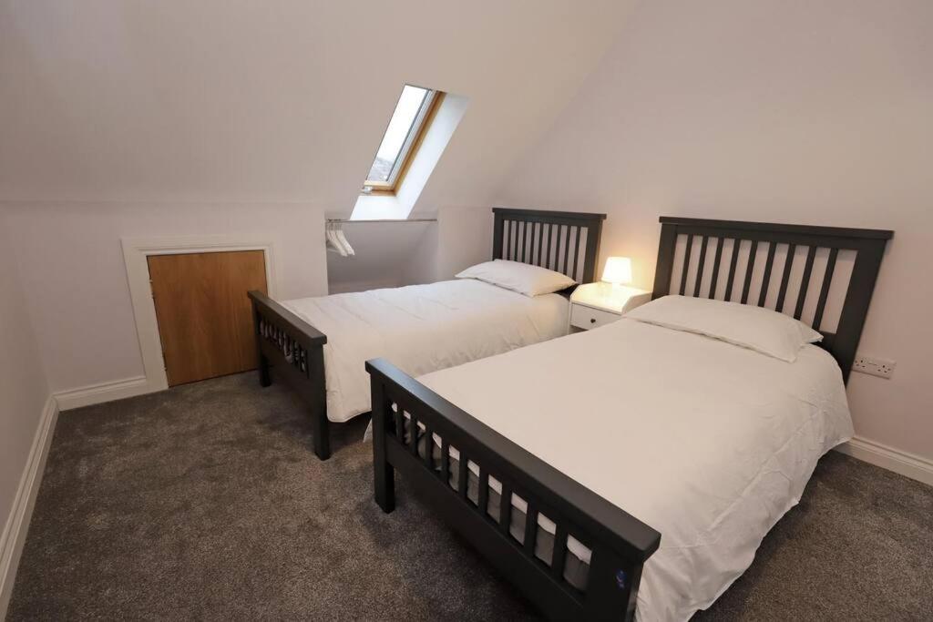 Royal Hillsborough Village Luxury Townhouse Eksteriør billede