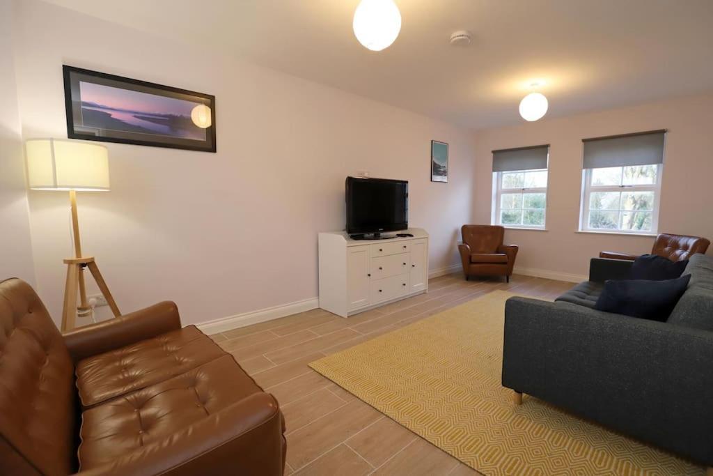 Royal Hillsborough Village Luxury Townhouse Eksteriør billede